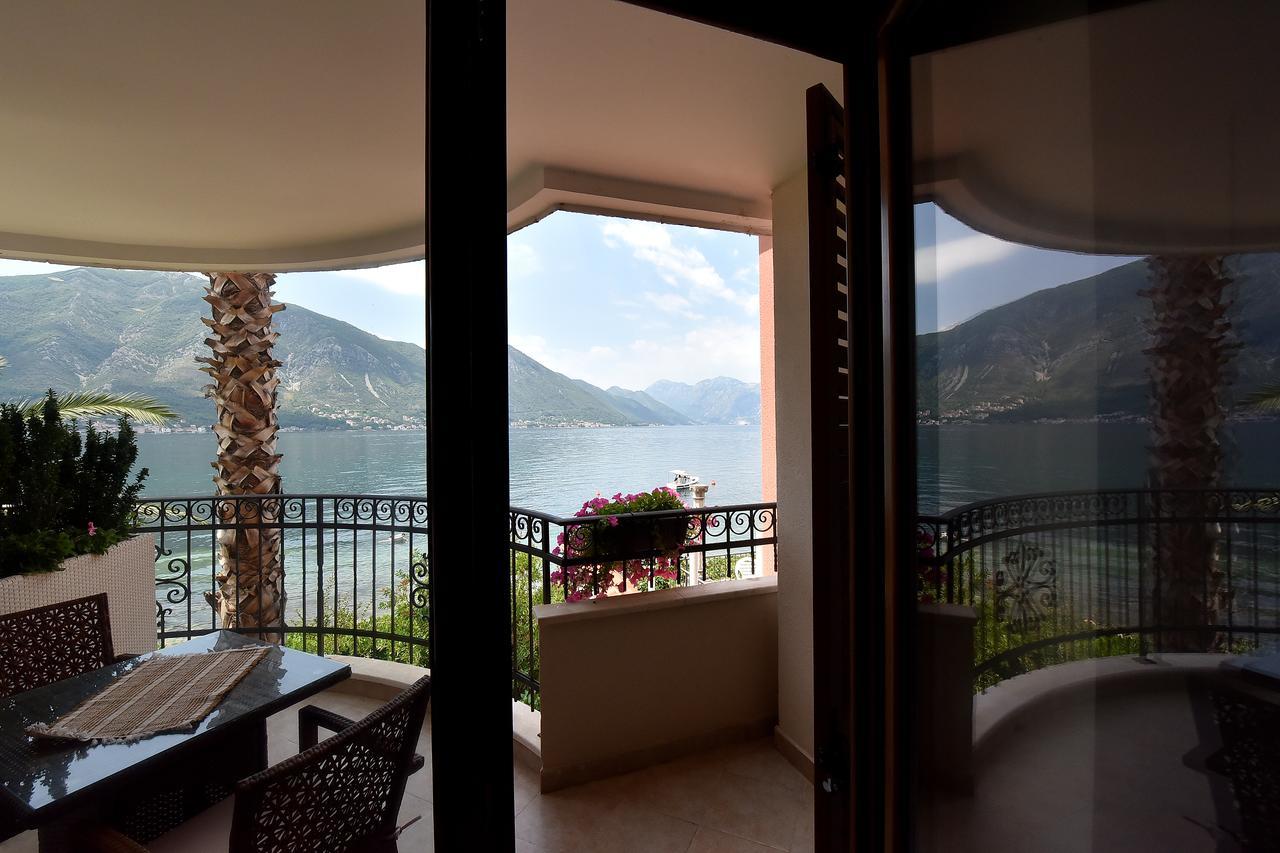 Apartment Maniva Kotor Bagian luar foto