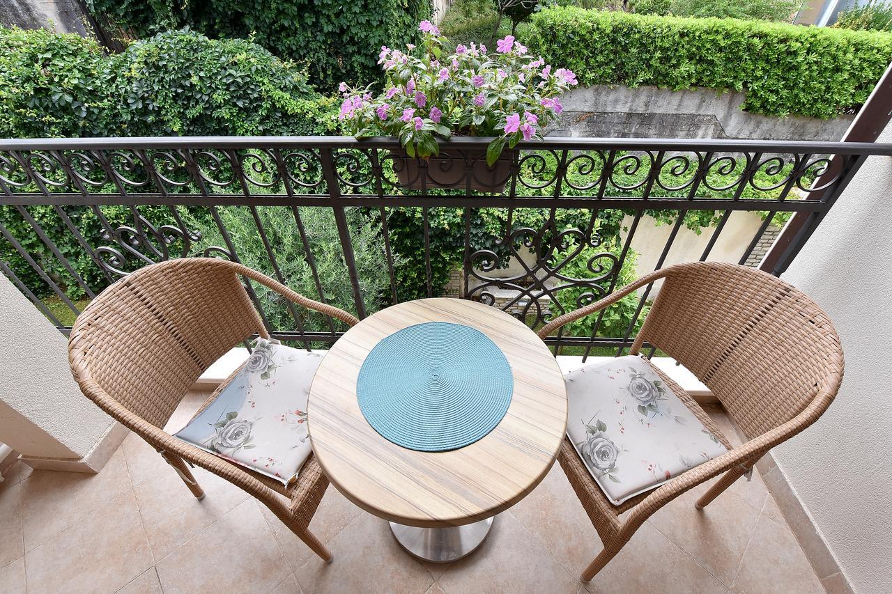 Apartment Maniva Kotor Bagian luar foto