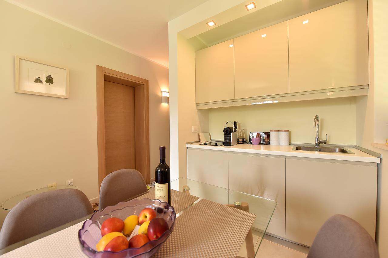 Apartment Maniva Kotor Bagian luar foto